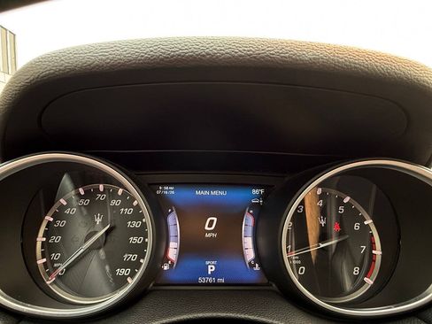 Used 2017 Maserati Levante AWD/4WD image 19
