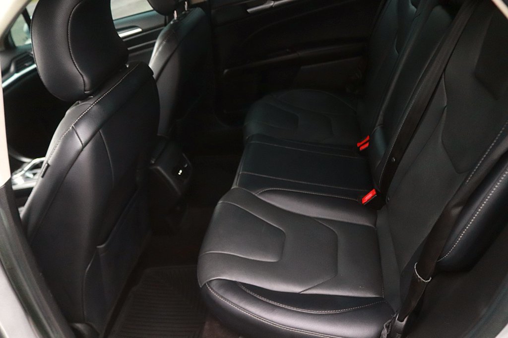 Used 2019 Ford Fusion Titanium AWD/4WD image 16