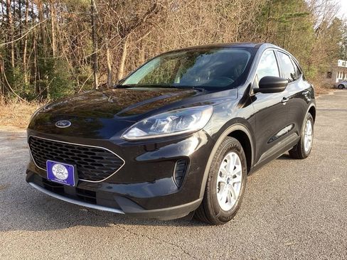 Used 2022 Ford Escape SE image 3