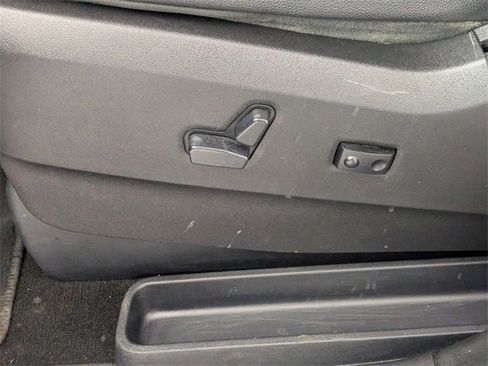 Used 2016 Dodge Grand Caravan R/T image 13