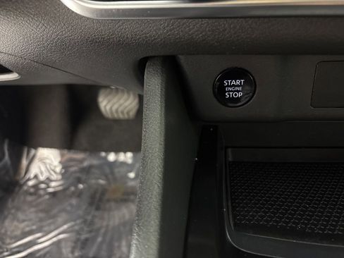 Used 2024 Nissan Rogue SV FWD image 24