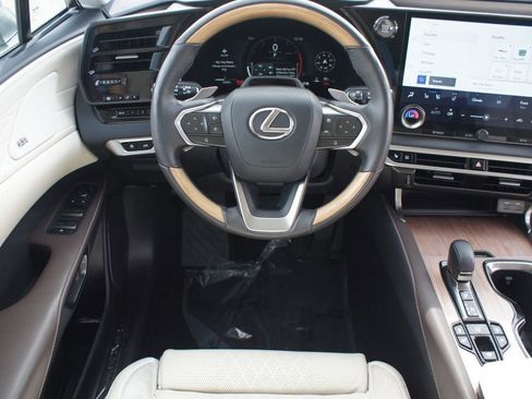 Used 2025 Lexus RX 350 AWD w/ Convenience Package image 5