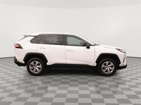 Used 2023 Toyota RAV4 LE image 22