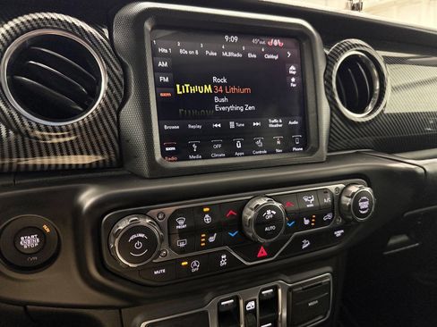 Used 2018 Jeep Wrangler Unlimited Sahara w/ Dual Top Group image 27