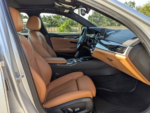 Used 2019 BMW 540i xDrive w/ Convenience Package image 27