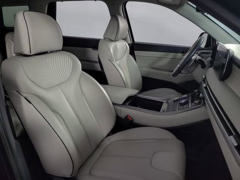 Used 2024 Hyundai Palisade Calligraphy image 16
