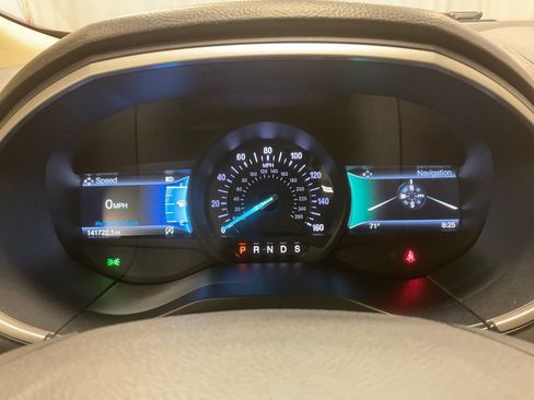 Used 2019 Ford Edge SEL w/ Equipment Group 201A AWD/4WD image 4