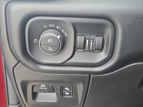 Used 2023 RAM 1500 Laramie AWD/4WD image 26