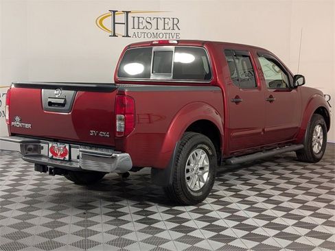 Used 2015 Nissan Frontier SV image 7
