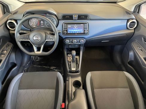 Used 2025 Nissan Versa SV image 31