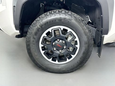 Certified 2024 Toyota Tacoma TRD Off-Road AWD/4WD image 29