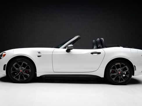 Used 2019 FIAT 124 Spider Abarth w/ Convenience Group RWD image 19