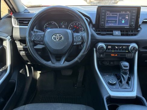 Used 2021 Toyota RAV4 XLE w/ Convenience Package image 11