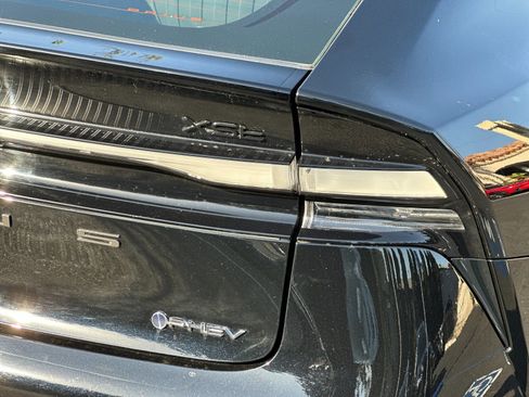 Used 2026 Toyota Prius Plug-In Hybrid image 31