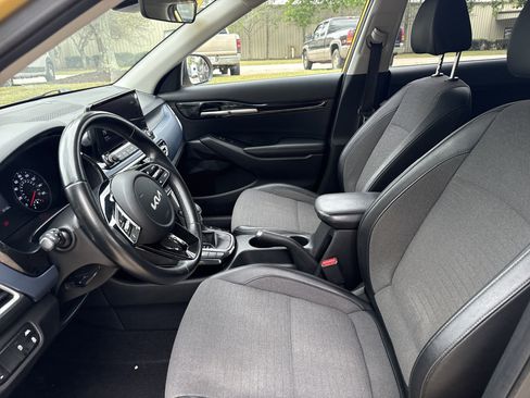 Used 2022 Kia Seltos Nightfall Edition image 9