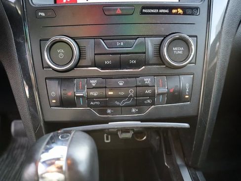 Used 2019 Ford Explorer XLT w/ Equipment Group 202A image 34