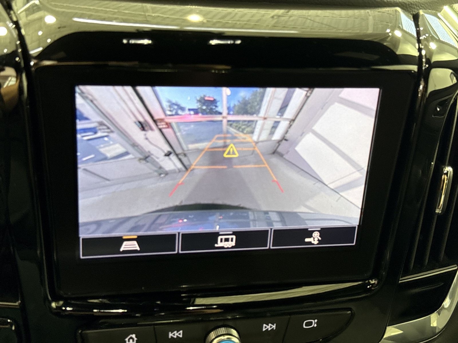 Used 2023 Chevrolet Traverse LT AWD/4WD image 20