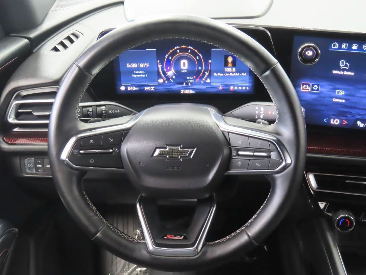 Used 2025 Chevrolet Traverse Z71 AWD/4WD image 9