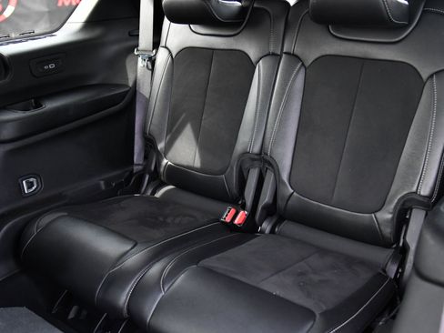 Used 2024 Jeep Grand Cherokee L Laredo image 41