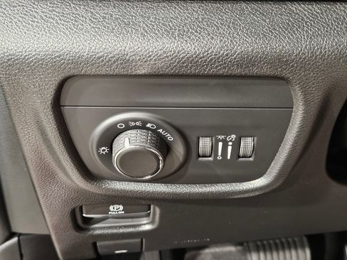 Used 2025 Jeep Grand Cherokee L Altitude AWD/4WD image 26