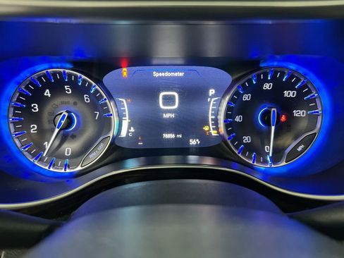 Used 2023 Chrysler Pacifica Limited FWD image 12