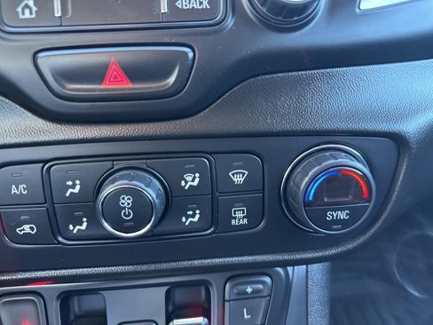 Used 2020 GMC Terrain SLT image 20