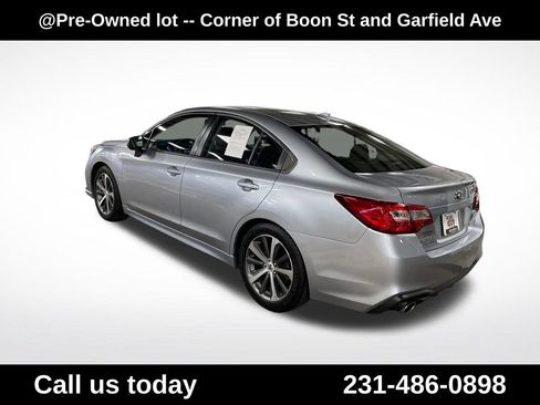 Used 2018 Subaru Legacy 3.6R Limited AWD/4WD image 3