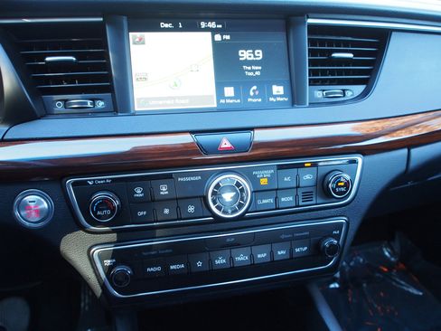 Used 2019 Kia Cadenza Technology image 25