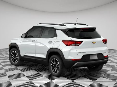New 2026 Chevrolet TrailBlazer LT w/ Driver Confidence Package FWD image 3