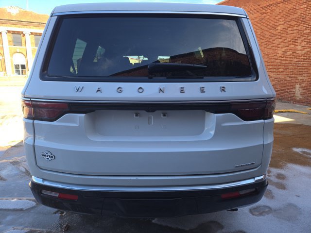 Used 2024 Jeep Wagoneer Series III AWD/4WD image 6