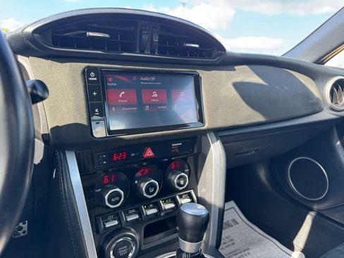 Used 2020 Toyota 86 RWD image 37