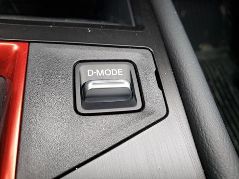 Used 2025 Nissan Kicks SR w/ SR Premium Package image 39