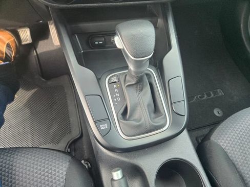 Used 2025 Kia Soul LX FWD image 11