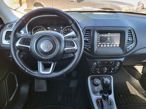 Used 2017 Jeep Compass Latitude w/ Popular Equipment Group image 9