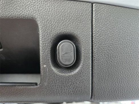 Used 2018 Cadillac Escalade ESV Platinum image 11