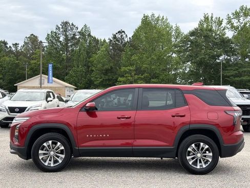 Used 2025 Chevrolet Equinox LT w/ Safety and Technology Package FWD image 13