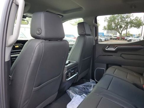 New 2026 GMC Sierra 1500 SLT image 12