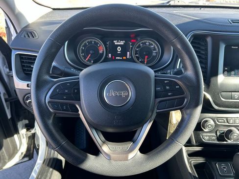 Used 2019 Jeep Cherokee Latitude w/ Popular Appearance Group image 14