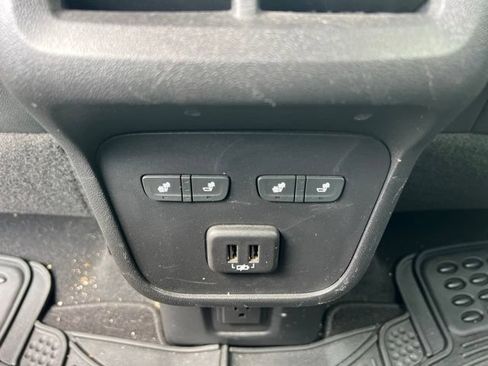 Used 2020 Chevrolet Equinox Premier FWD image 17