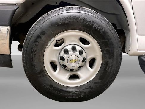 Used 2023 Chevrolet Express 3500 LT w/ LT Preferred Equipment Group RWD image 9