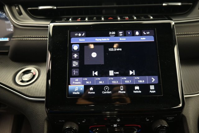 Used 2025 Jeep Grand Cherokee Altitude AWD/4WD image 24
