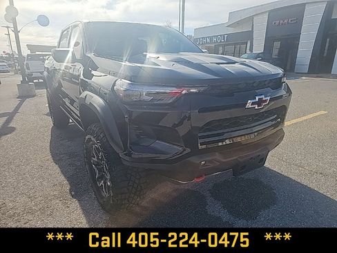 Used 2025 Chevrolet Colorado ZR2 w/ Technology Package image 4