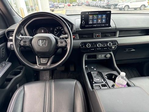 Used 2025 Honda Pilot TrailSport image 9