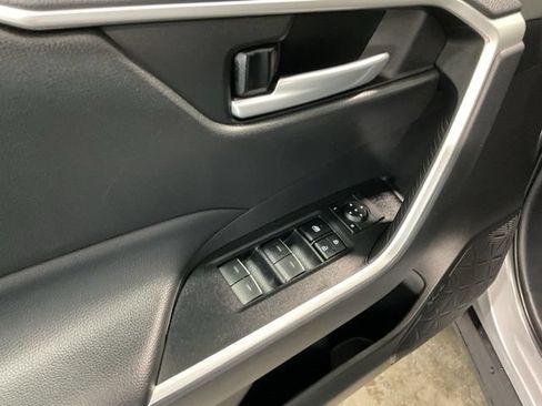 Used 2025 Toyota RAV4 XLE AWD/4WD image 25