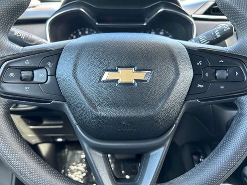 Used 2022 Chevrolet TrailBlazer LT w/ LPO, Blackout Package AWD/4WD image 9