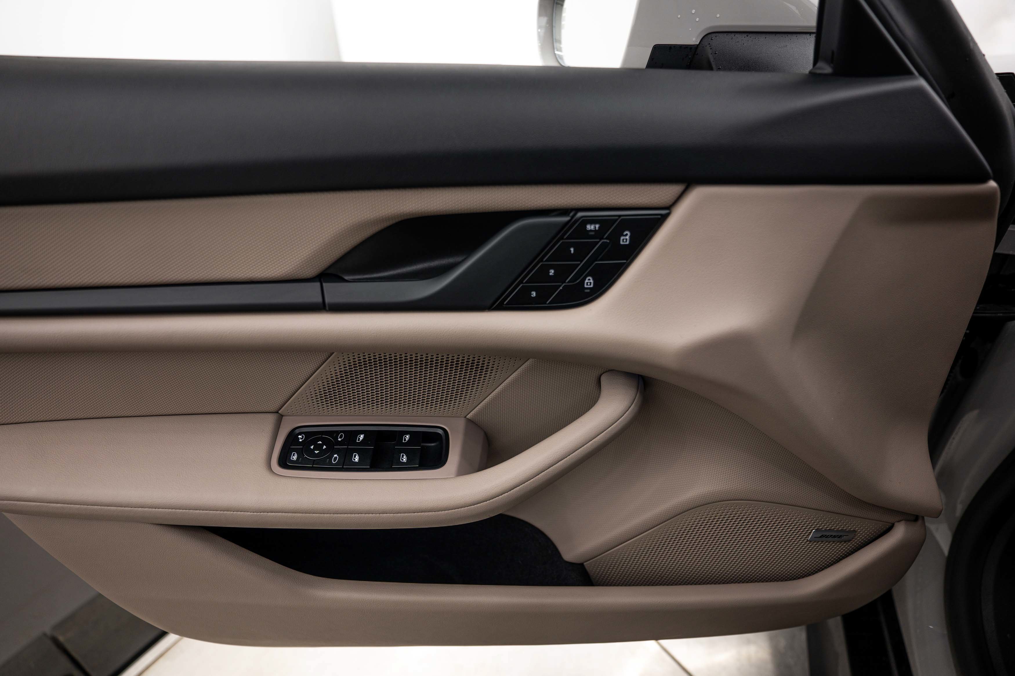 Certified 2023 Porsche Taycan 4S AWD/4WD image 17