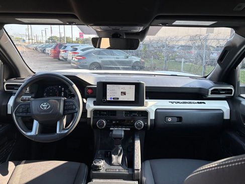 Used 2024 Toyota Tacoma TRD Off-Road image 31