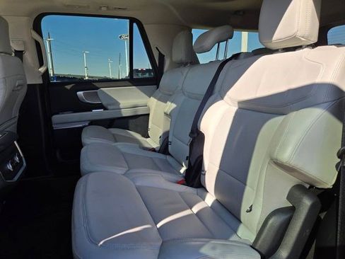Used 2025 Ford Expedition Max Platinum image 32