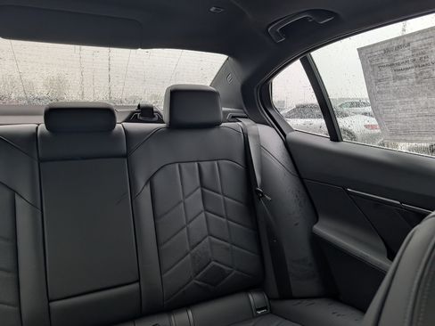 Used 2024 BMW i5 eDrive40i w/ Premium Package RWD image 12