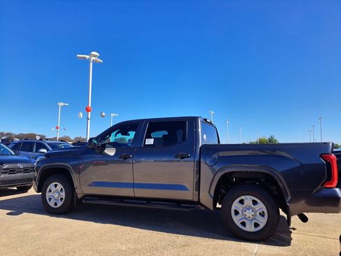 New 2026 Toyota Tundra SR image 7